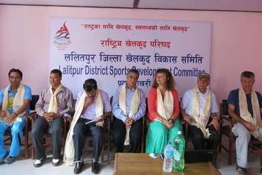 Nepál - předání poloprovozu zasakování